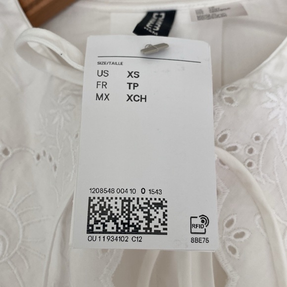 H&M • poplin blouse with eyelet embroidery - Picture 8 of 10